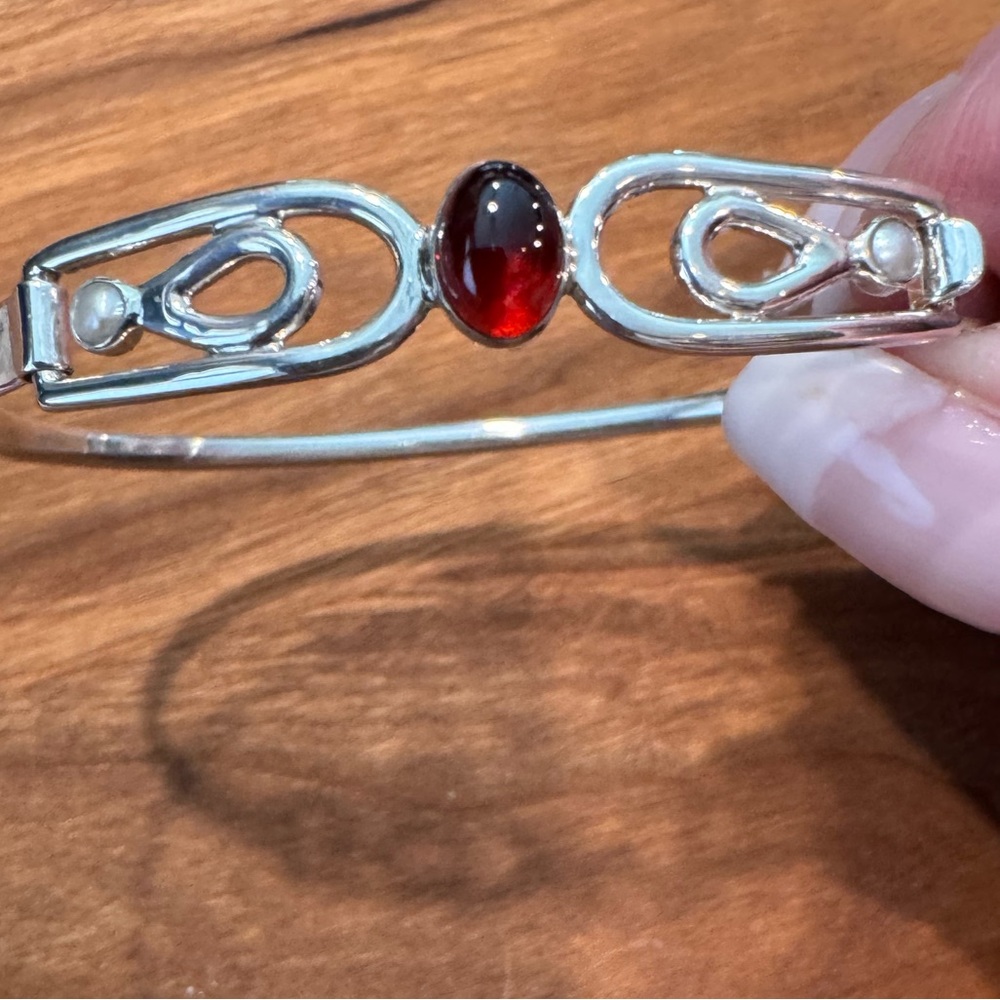 NWT .925 Sterling Garnet & Pearl Latch Bracelet